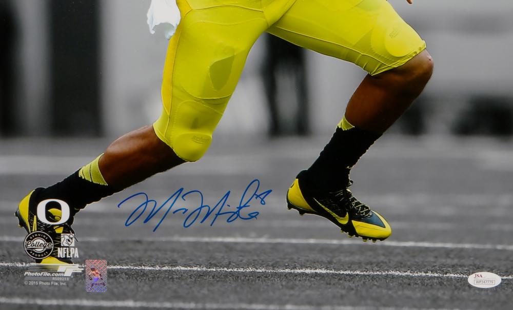 Marcus Mariota Autographed Oregon Ducks 16x20 Passing PF Photo- JSA W Auth