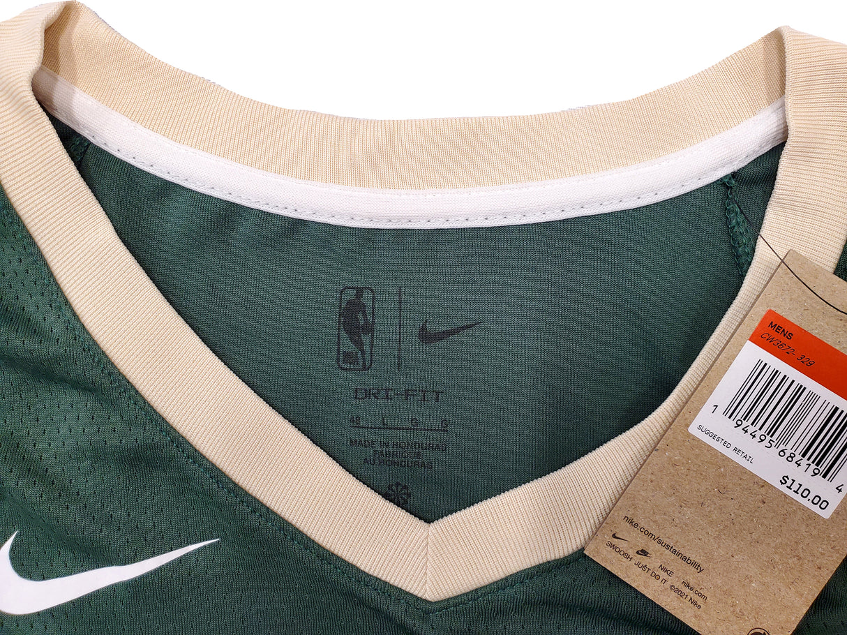 Milwaukee Bucks Giannis Antetokounmpo Autographed Green Nike Jersey Size L Beckett BAS QR Stock #197447