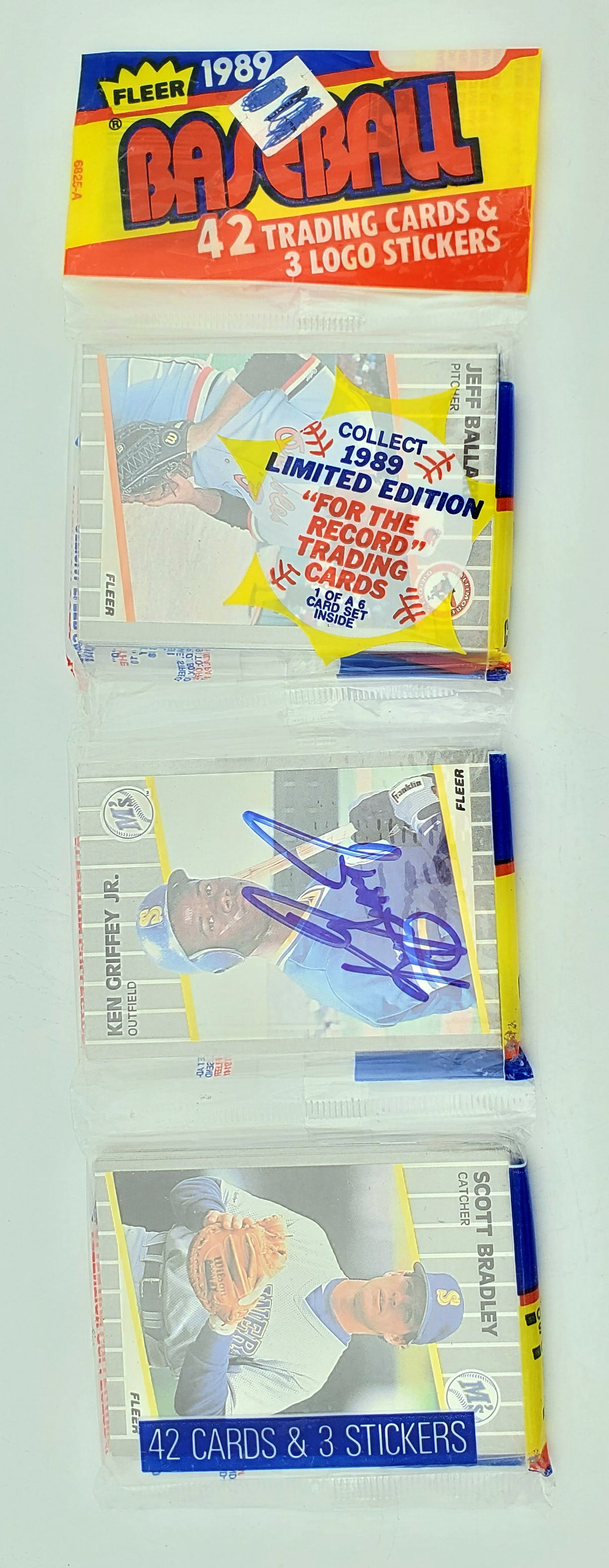 Ken Griffey Jr. Autographed Sealed 1989 Fleer Baseball Rack Pack Rookie Seattle Mariners Beckett BAS #BB79338