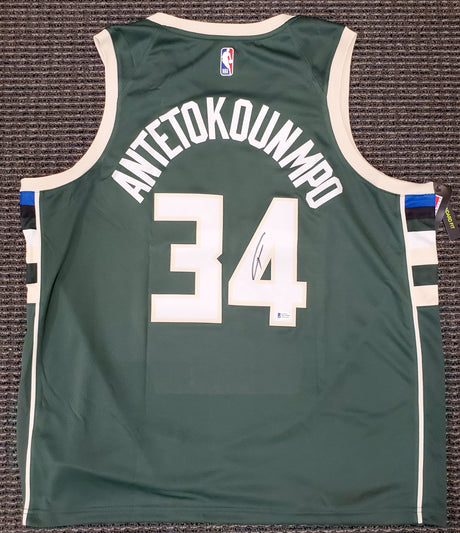 Milwaukee Bucks Giannis Antetokounmpo Autographed Green Nike Jersey Size XXL Beckett BAS Stock #191165