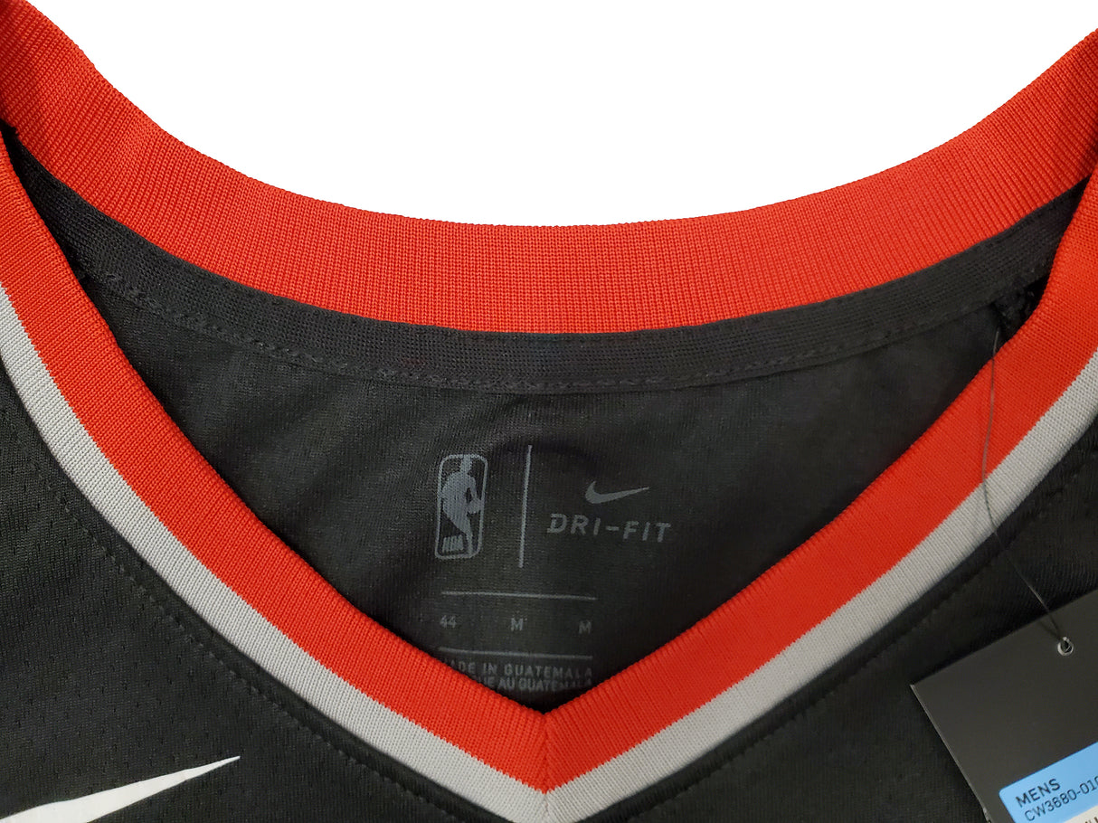 Portland Trail Blazers Damian Lillard Autographed Black Nike Jersey Size M Beckett BAS Stock #195899