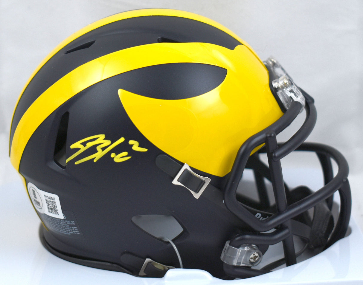 Blake Corum Autographed Michigan Wolverines Speed Mini Helmet-Beckett W Hologram