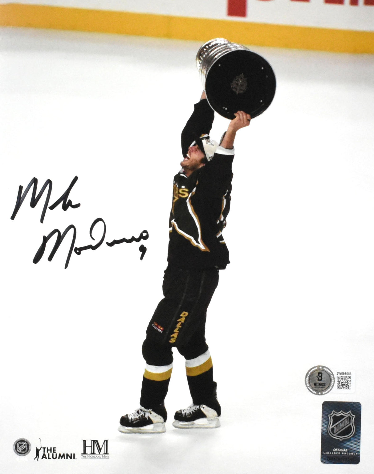 Mike Modano Autographed Dallas Stars 8x10 Stanley Cup Photo - Beckett W Hologram