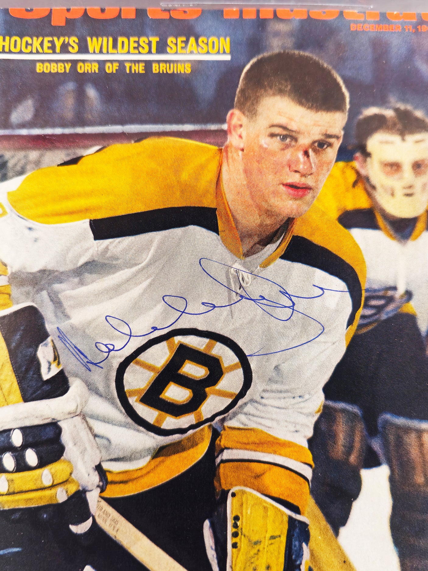 Bobby Orr Autographed Sports Illustrated Magazine Cover Boston Bruins Beckett BAS #17070817