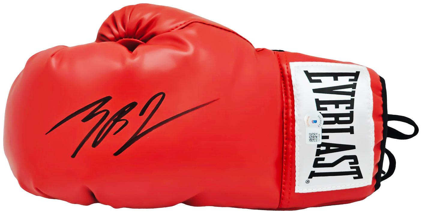 Michael B. Jordan Autographed Red Everlast Boxing Glove Left Handed LH Beckett BAS Witness Stock #220647