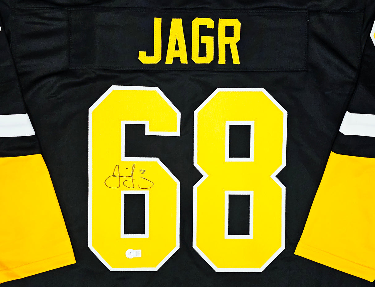 Pittsburgh Penguins Jaromir Jagr Autographed Black & Yellow Jersey Beckett BAS Witness Stock #220618