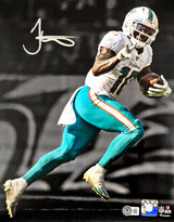 Tyreek Hill Autographed 11x14 Photo Miami Dolphins Spotlight Beckett BAS Witness Stock #220813