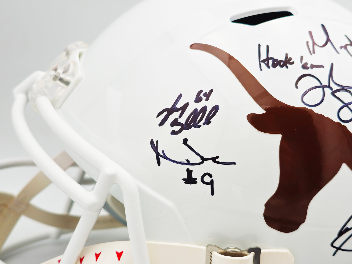 2005 CFB National Champions Texas Longhorns Autographed White Full Size Speed Replica Helmet With 24 Signatures Including Vince Young Beckett BAS QR Stock #234966