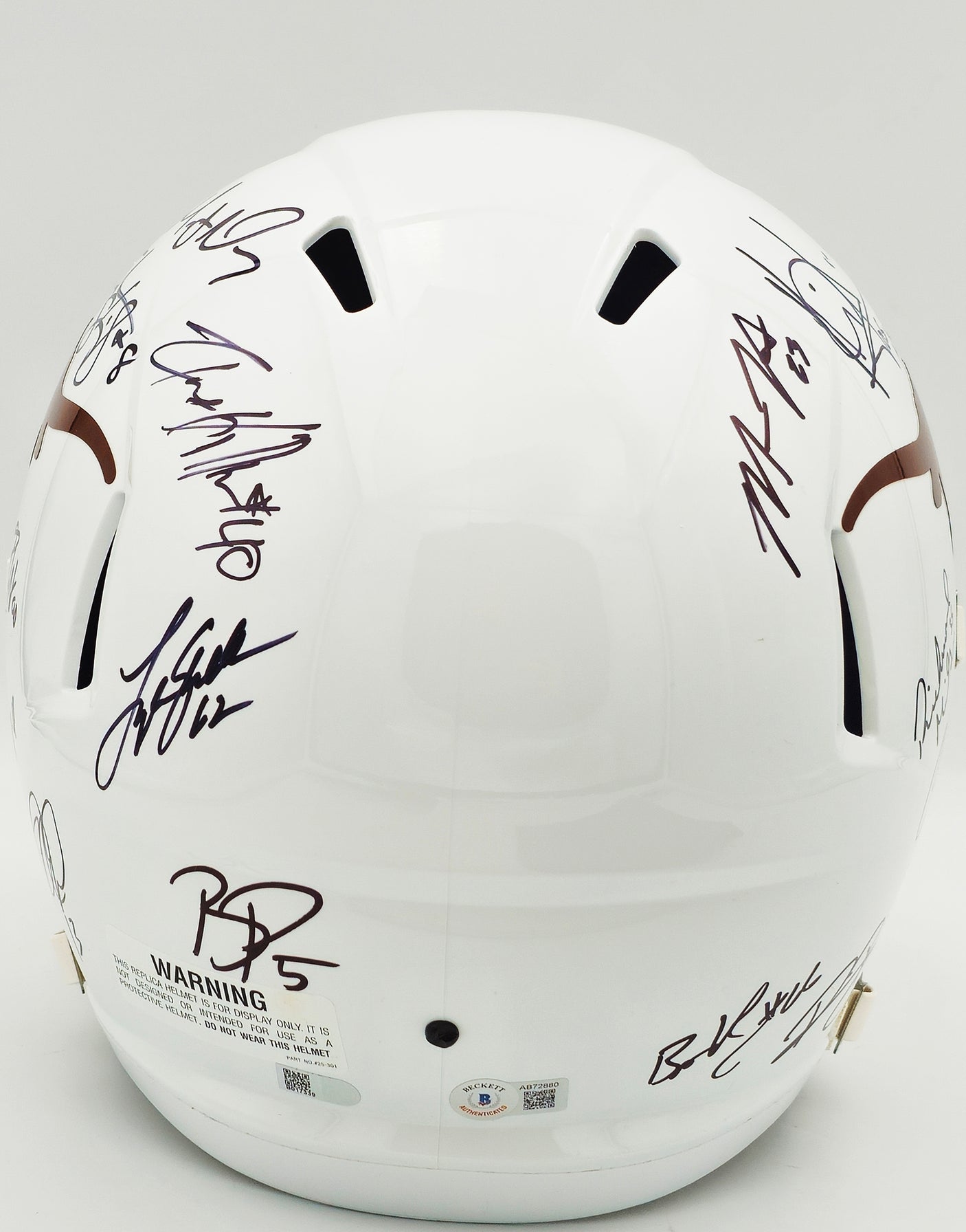 2005 CFB National Champions Texas Longhorns Autographed White Full Size Speed Replica Helmet With 24 Signatures Including Vince Young Beckett BAS QR Stock #234966