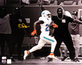 De'Von Achane Autographed 16x20 Photo Miami Dolphins Spotlight Beckett BAS Witness Stock #221542