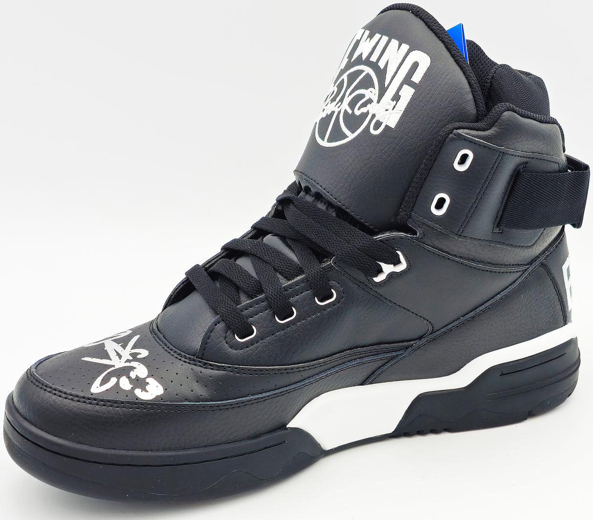 Patrick Ewing Autographed Black Ewing Athletics 33 HI Right Shoe New York Knicks Size 13 Beckett BAS Witness Stock #236552