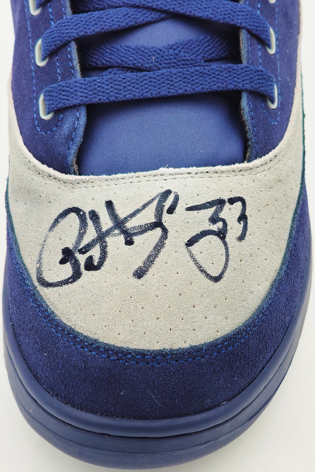 Patrick Ewing Autographed Navy & Grey Ewing Athletics 33 HI OG Left Shoe Georgetown Hoyas Size 13 W/ Box Beckett BAS Witness Stock #236555