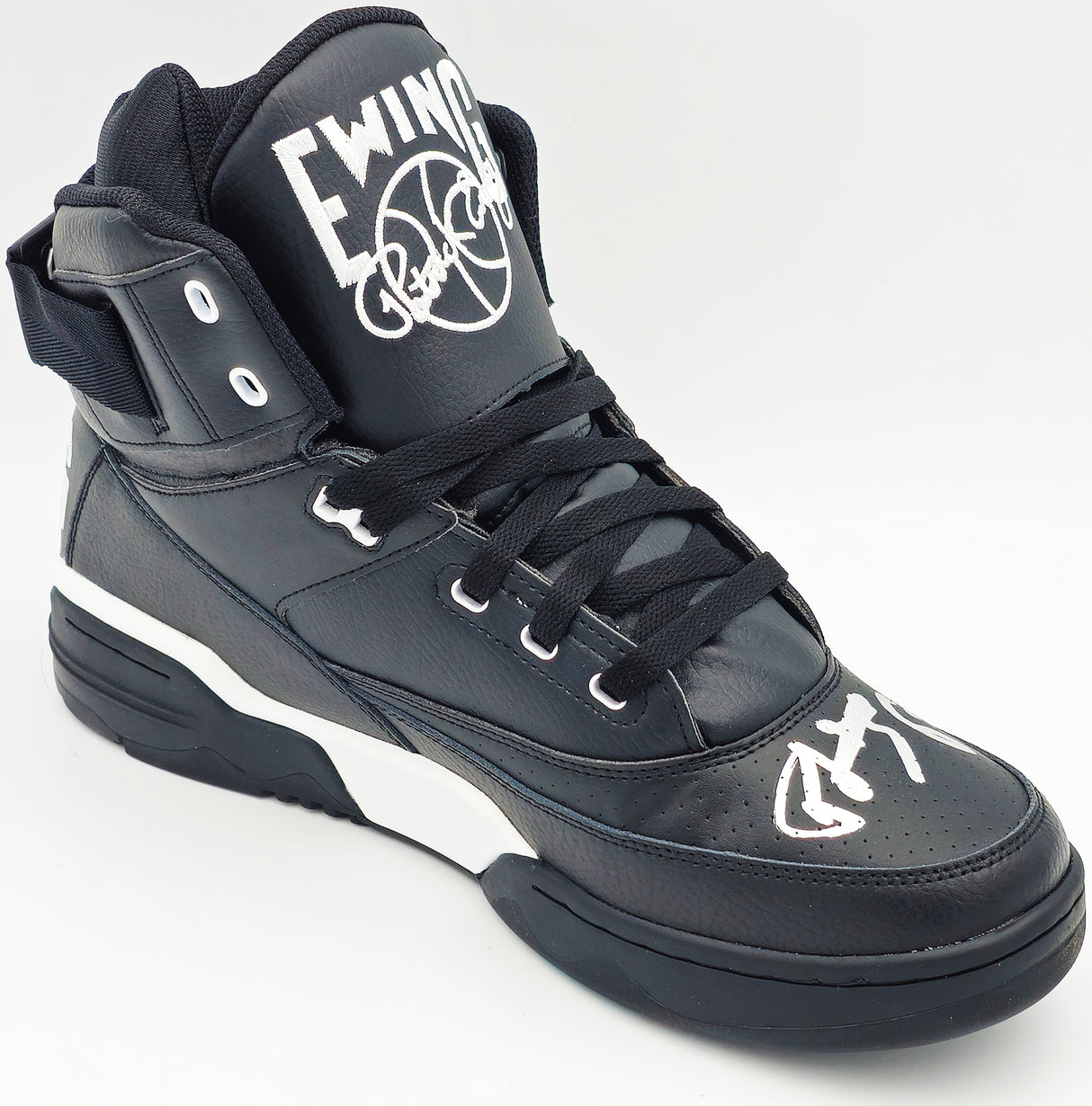 Patrick Ewing Autographed Black Ewing Athletics 33 HI Left Shoe New York Knicks Size 13 W/ Box Beckett BAS Witness Stock #236551