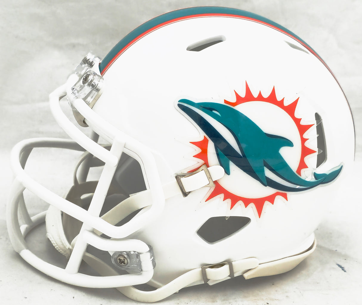 Tyreek Hill Autographed Miami Dolphins White Speed Mini Helmet Beckett BAS Witness Stock #222810