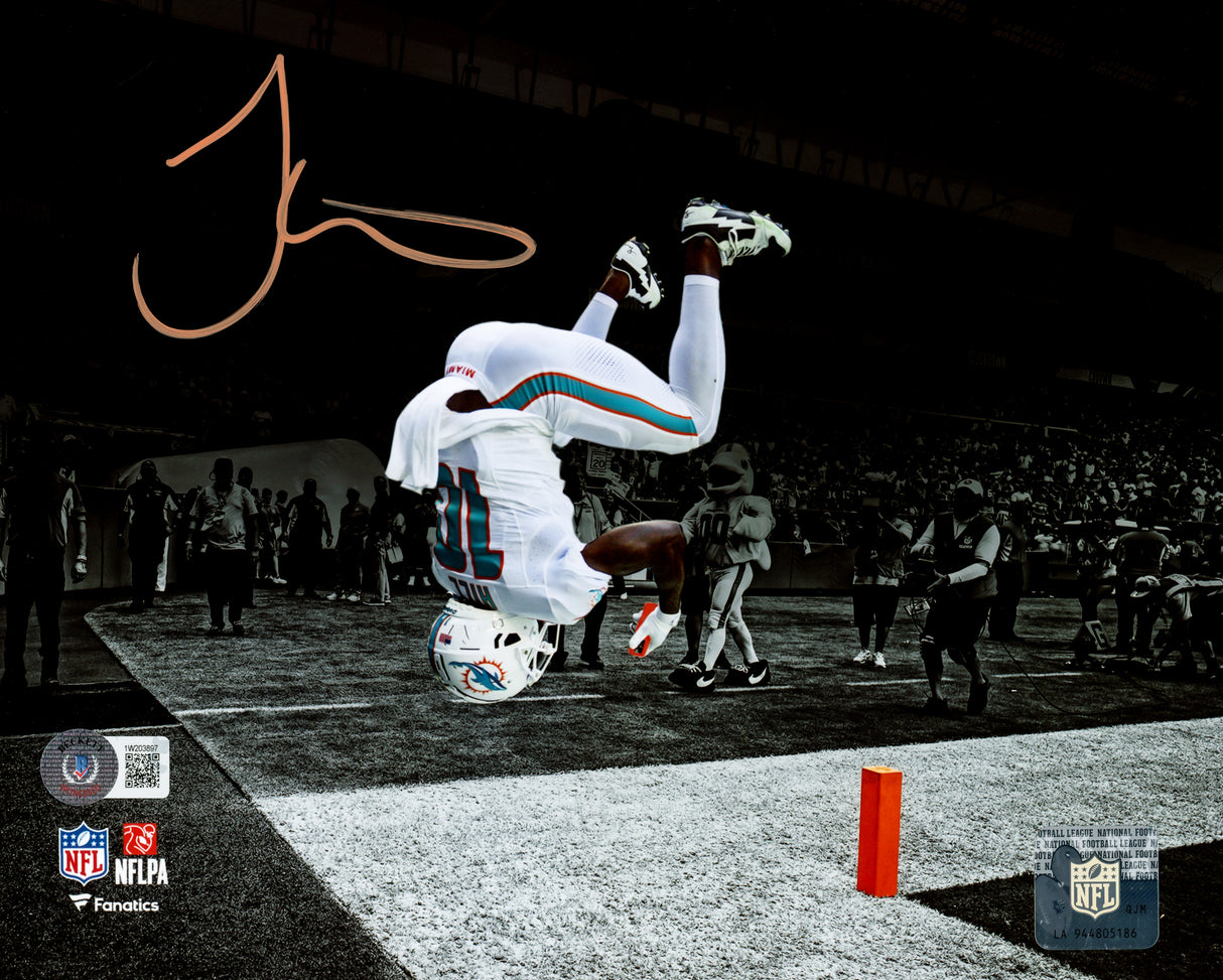 Tyreek Hill Autographed 8x10 Photo Miami Dolphins Spotlight Selfie Backflip Beckett BAS Witness Stock #222816