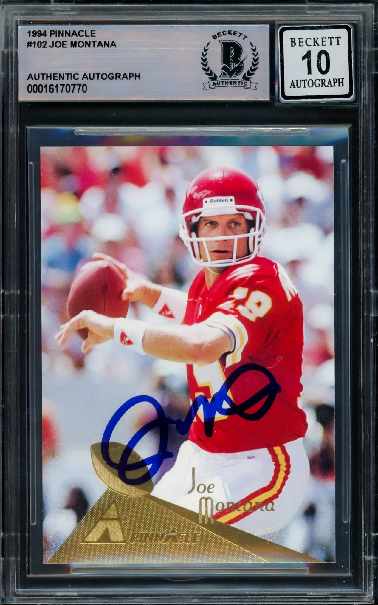 Joe Montana Autographed 1994 Pinnacle Card #102 Kansas City Chiefs Auto Grade Gem Mint 10 Beckett BAS #16170770