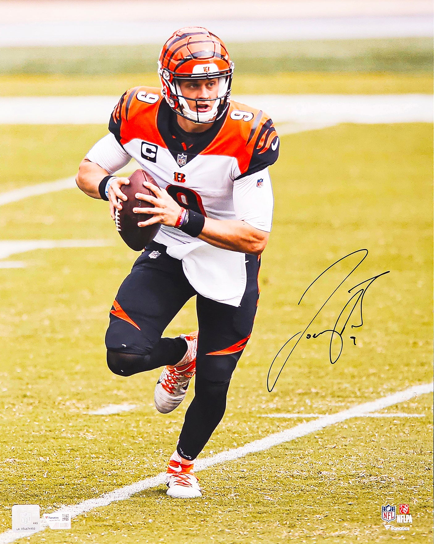 Joe Burrow Autographed 16x20 Photo Cincinnati Bengals Fanatics Holo Stock #215680