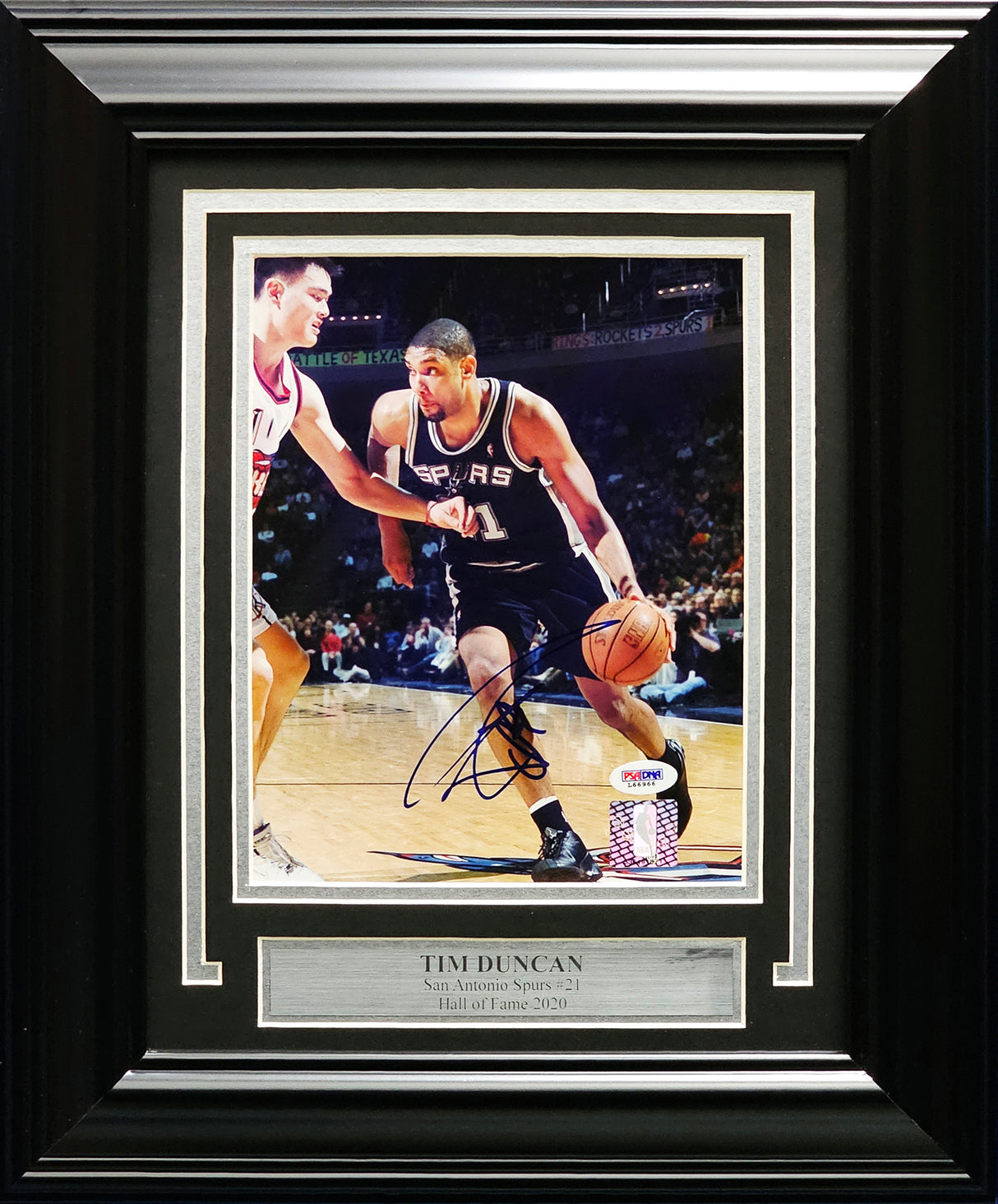 Tim Duncan Autographed Framed 8x10 Photo San Antonio Spurs PSA/DNA #L66966