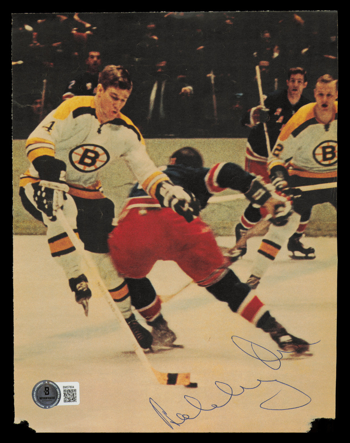 Bobby Orr Autographed 7x9 Magazine Page Photo Boston Bruins Beckett BAS QR #BM37804