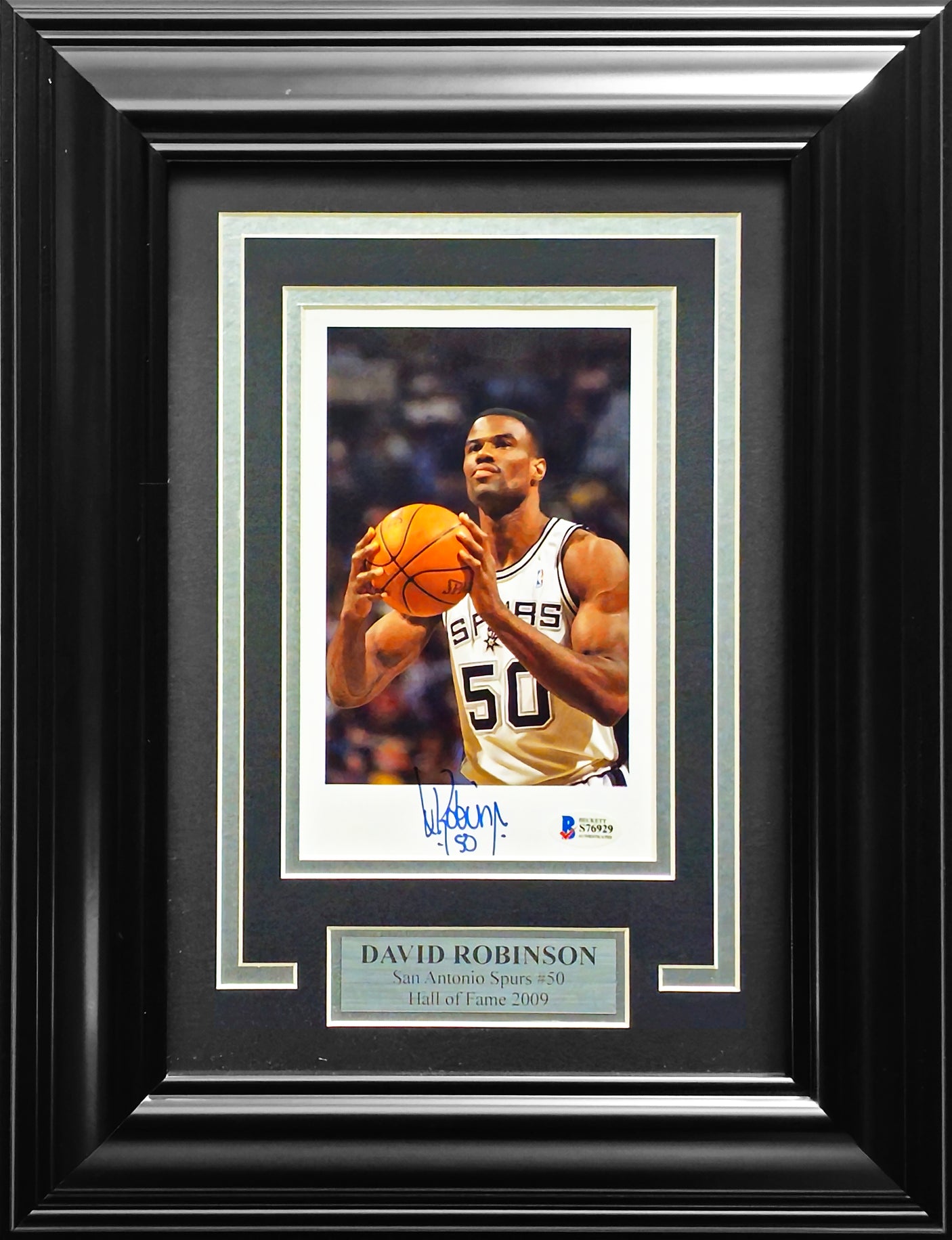 David Robinson Autographed Framed 5.5x8.5 Photo San Antonio Spurs Beckett BAS Stock #230207