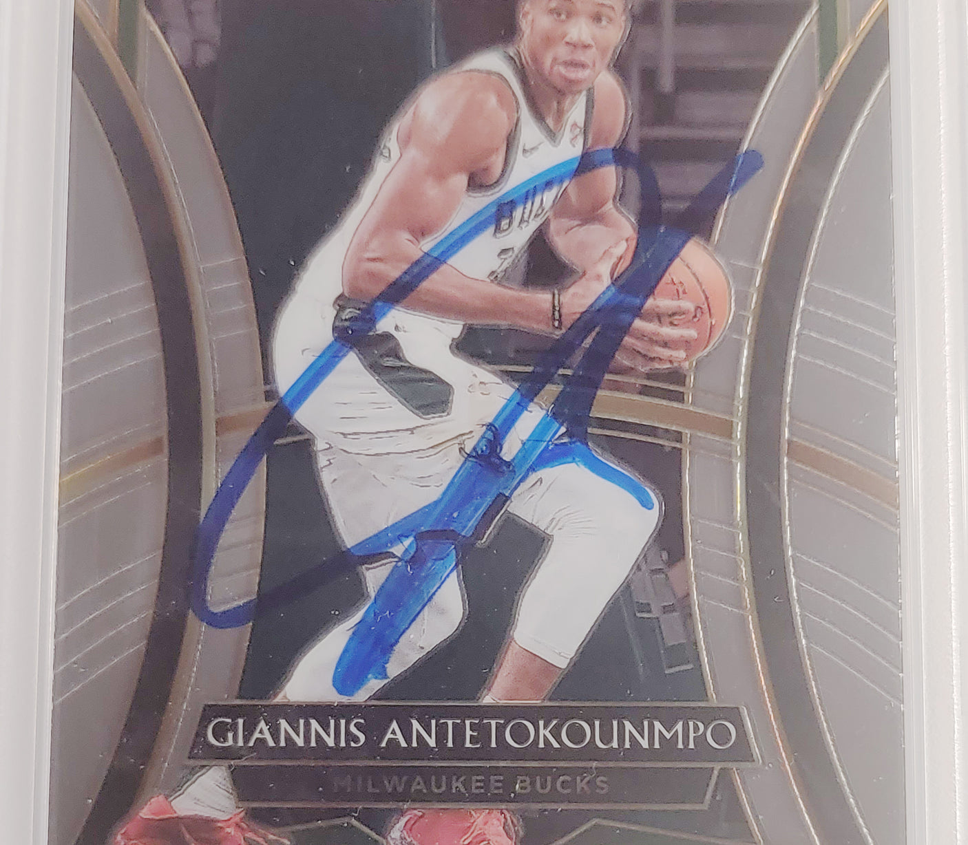 Giannis Antetokounmpo Autographed 2019 Panini Select Card #148 Milwaukee Bucks PSA 9 PSA/DNA #61197102