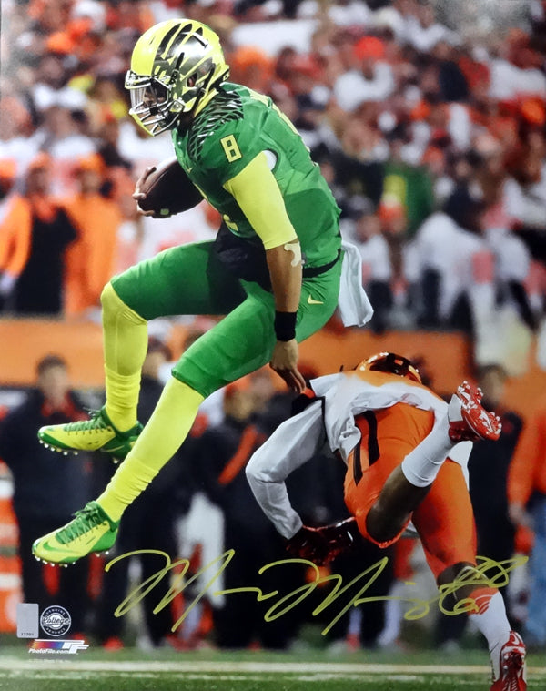 Marcus Mariota Autographed 16x20 Photo Oregon Ducks MM Holo Stock #89222