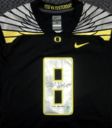 Oregon Ducks Marcus Mariota Autographed Black Nike Jersey "2014 Heisman" Size M MM Holo Stock #89863