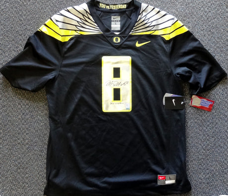 Oregon Ducks Marcus Mariota Autographed Black Nike Jersey "2014 Heisman" Size L MM Holo Stock #89865