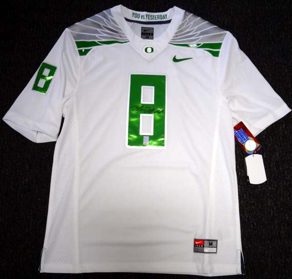 Oregon Ducks Marcus Mariota Autographed White Nike Jersey Size M MM Holo Stock #89853