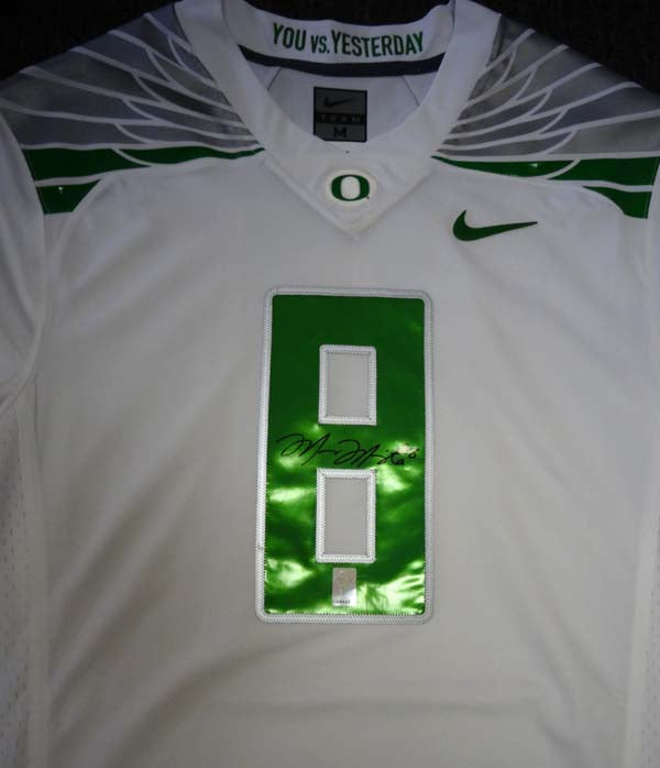 Oregon Ducks Marcus Mariota Autographed White Nike Jersey Size M MM Holo Stock #89853