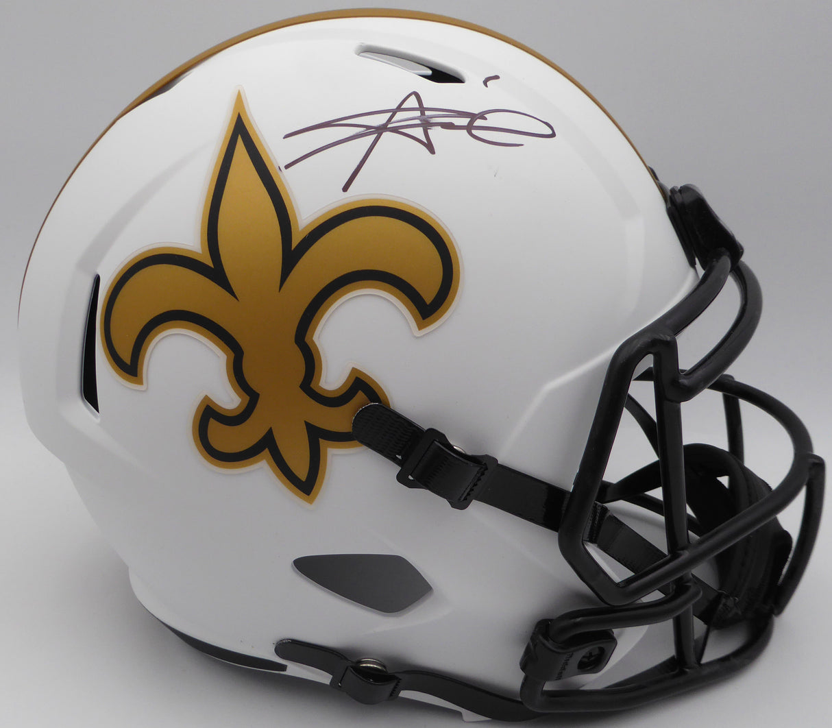 Alvin Kamara Autographed Lunar Eclipse White Full Size Replica Helmet New Orleans Saints (Smudged) Beckett BAS QR #1W403534