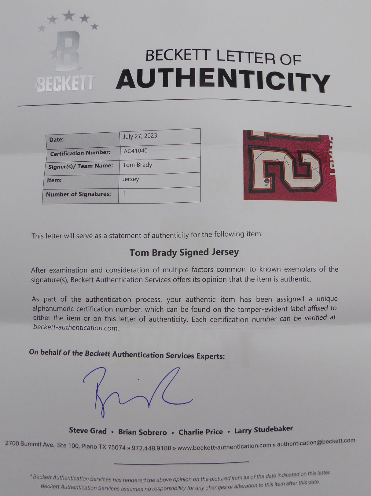 Tampa Bay Buccaneers Tom Brady Autographed Red Nike SB Patch Jersey Beckett BAS QR #AC41040