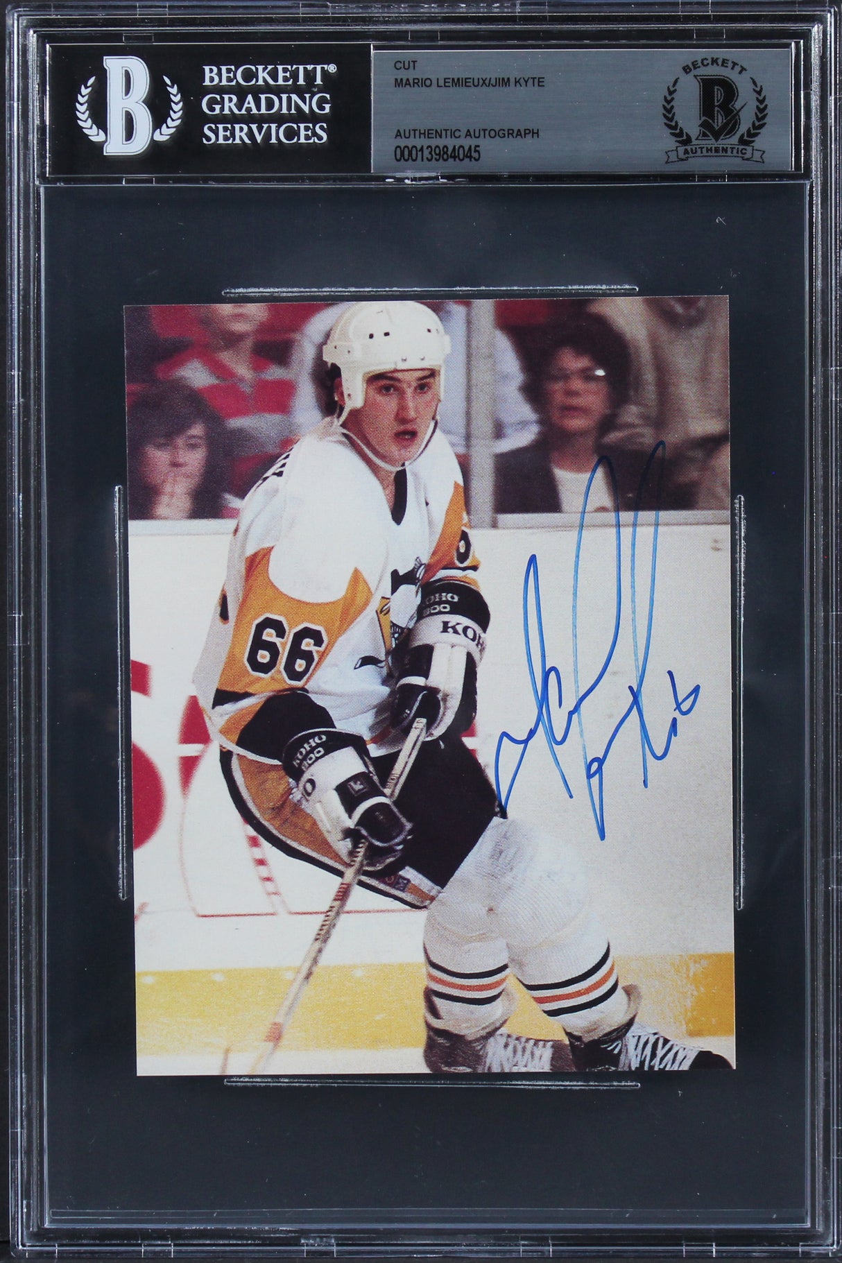 Penguins Mario Lemieux & Jim Kyte Authentic Signed 4.25x5.5 Cut Sig BAS Slabbed