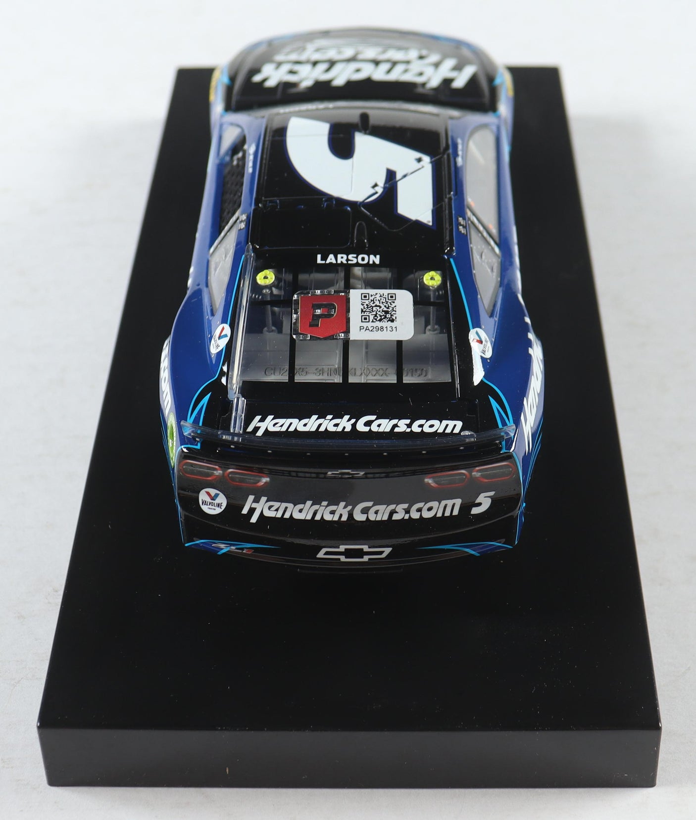 Kyle Larson Signed 2023 HendrickCars.com Throwback 1:24 Diecast (Ltd 780)