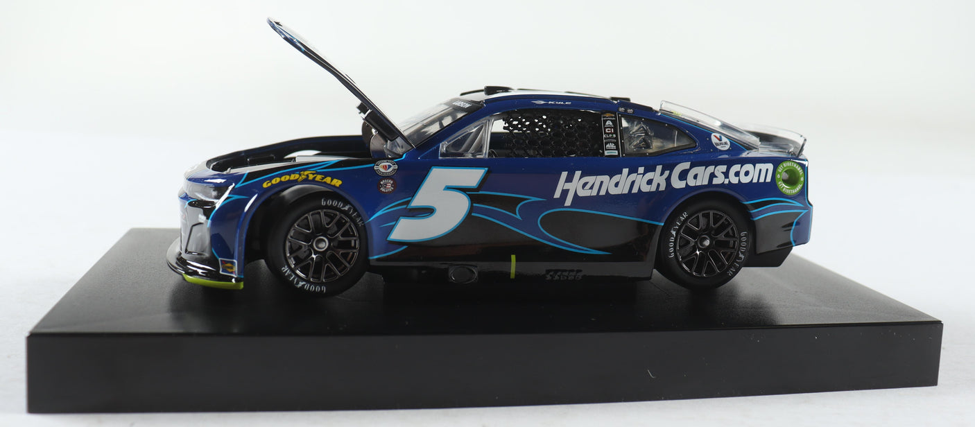 Kyle Larson Signed 2023 HendrickCars.com Throwback 1:24 Diecast (Ltd 780)