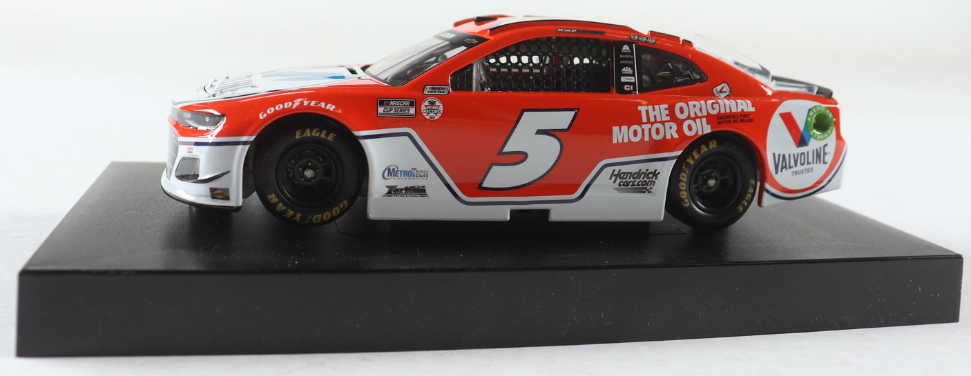 Kyle Larson Signed 2021 NASCAR #5 Valvoline - 1:24 Premium Diecast Car (PA)