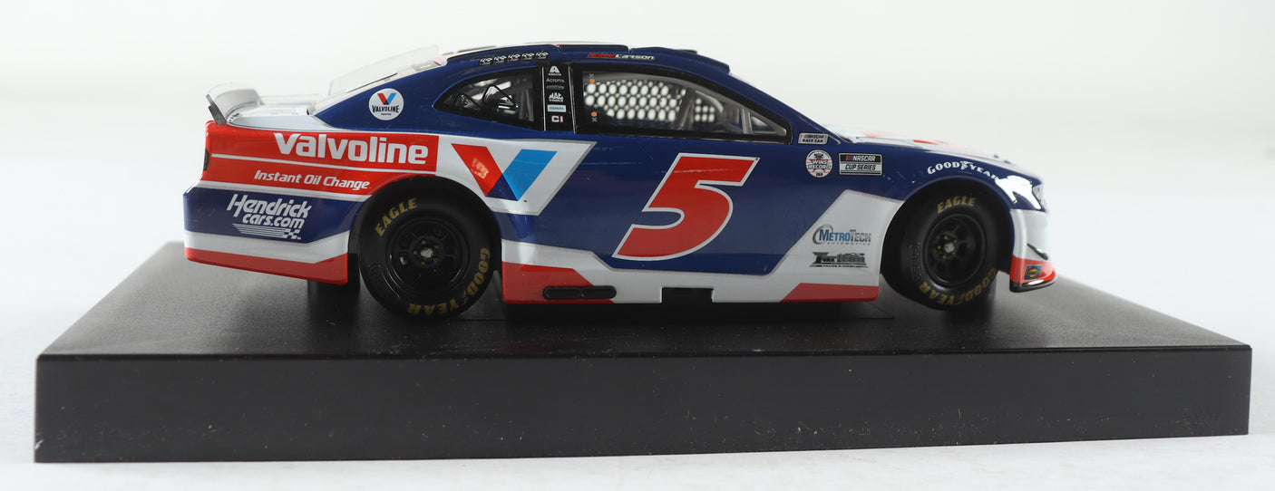 Kyle Larson Signed 2021 NASCAR #5 Valvoline Instant Oil Change - 1:24 Premium Diecast Car (PA)