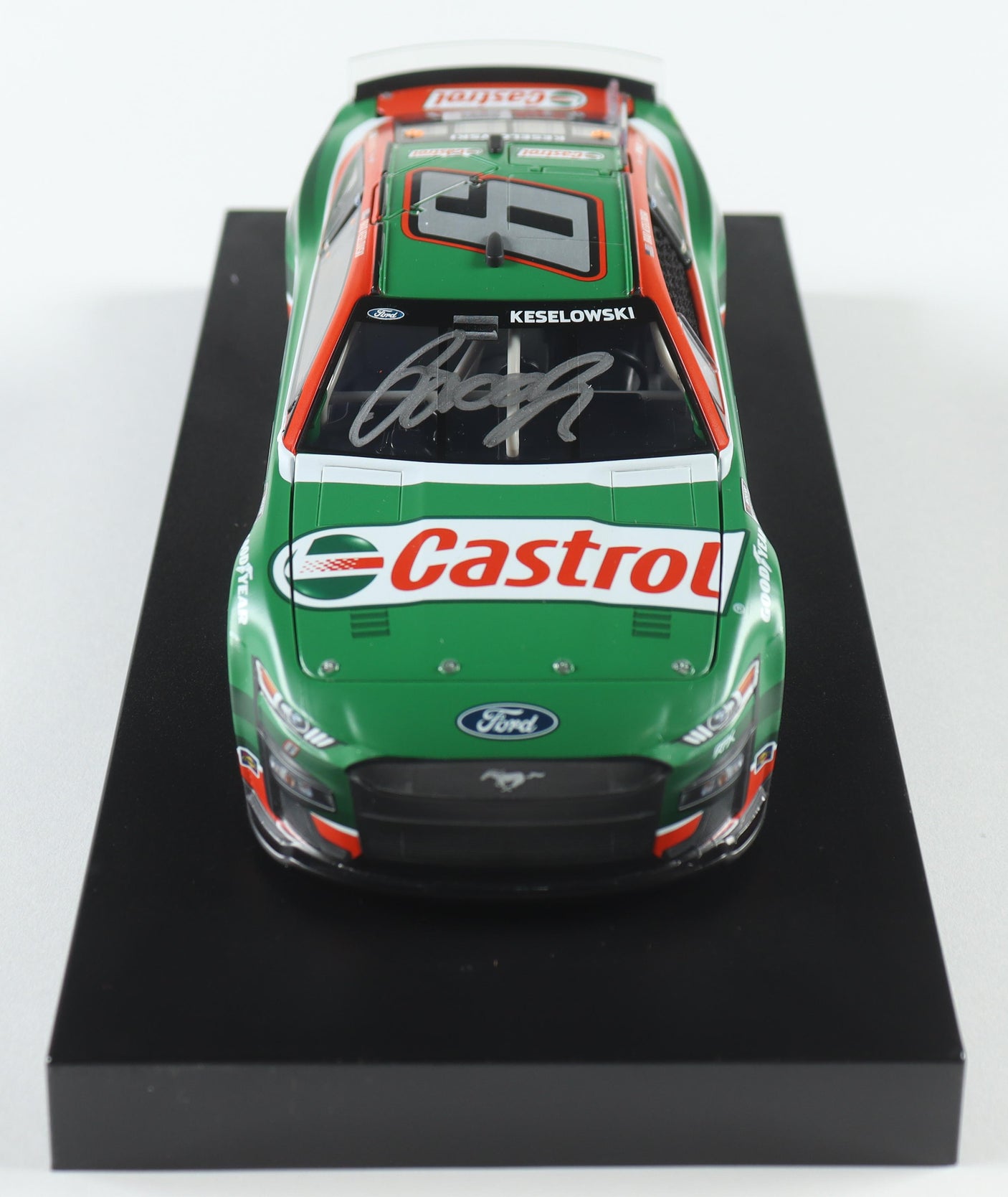 Brad Keselowski Signed 2022 Castrol #6 1:24 Diecast Car (Limited Edition)