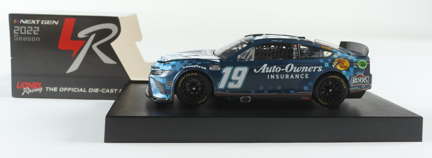 Martin Truex Jr. 2022 Signed Auto-Owners Insurance 1:24 Diecast Car | Limited Edition