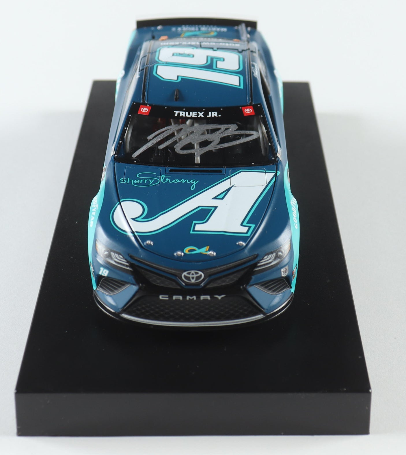 Martin Truex Jr. Signed 2021 Auto Owner's Insurance 1:24 Diecast Car – Limited Edition (PA)