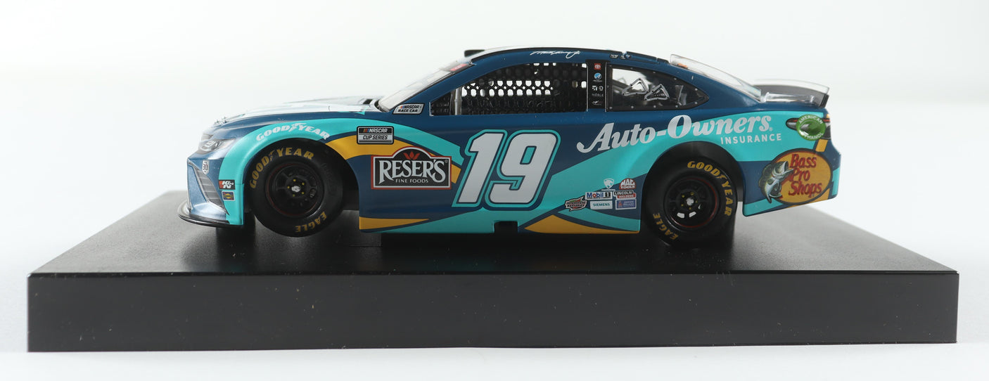 Martin Truex Jr. Signed 2021 Auto Owner's Insurance 1:24 Diecast Car – Limited Edition (PA)