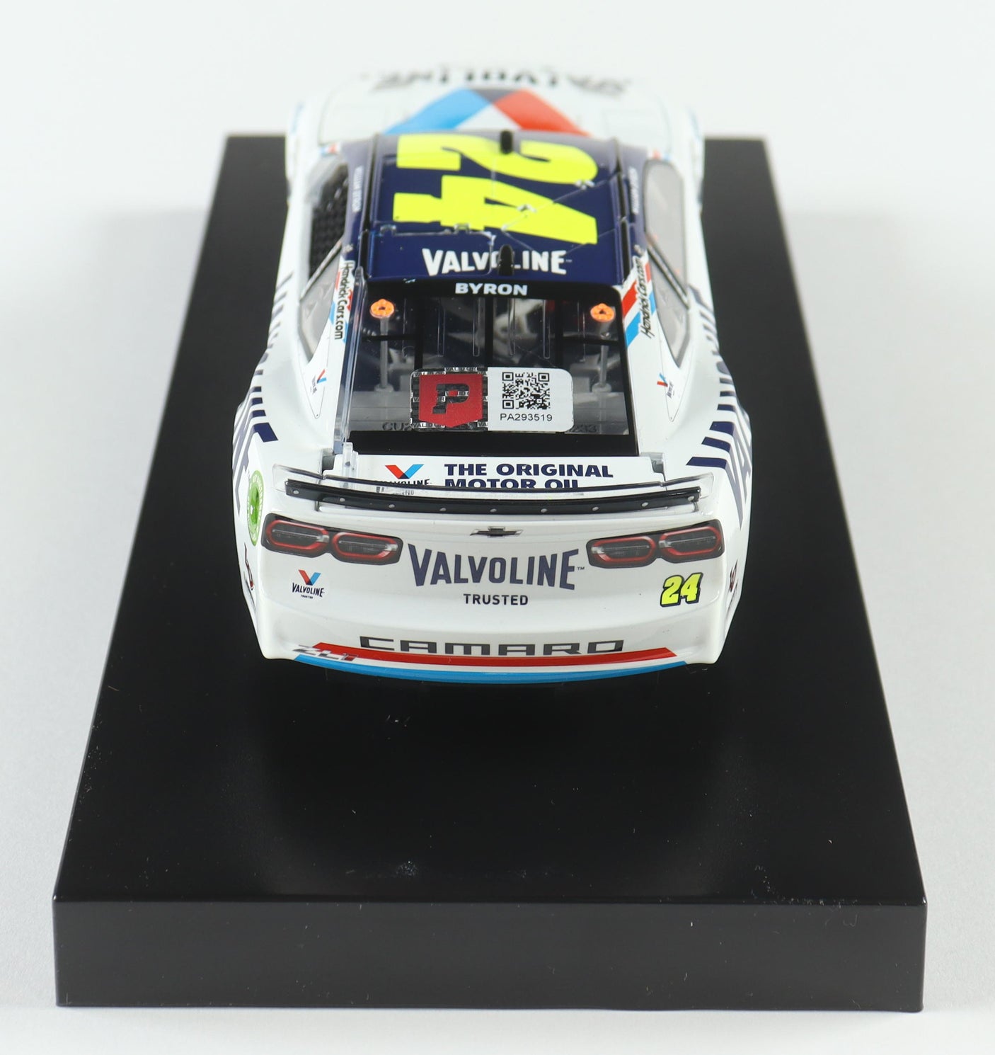 William Byron Signed 2023 Valvoline 1:24 Diecast Car – Limited Edition