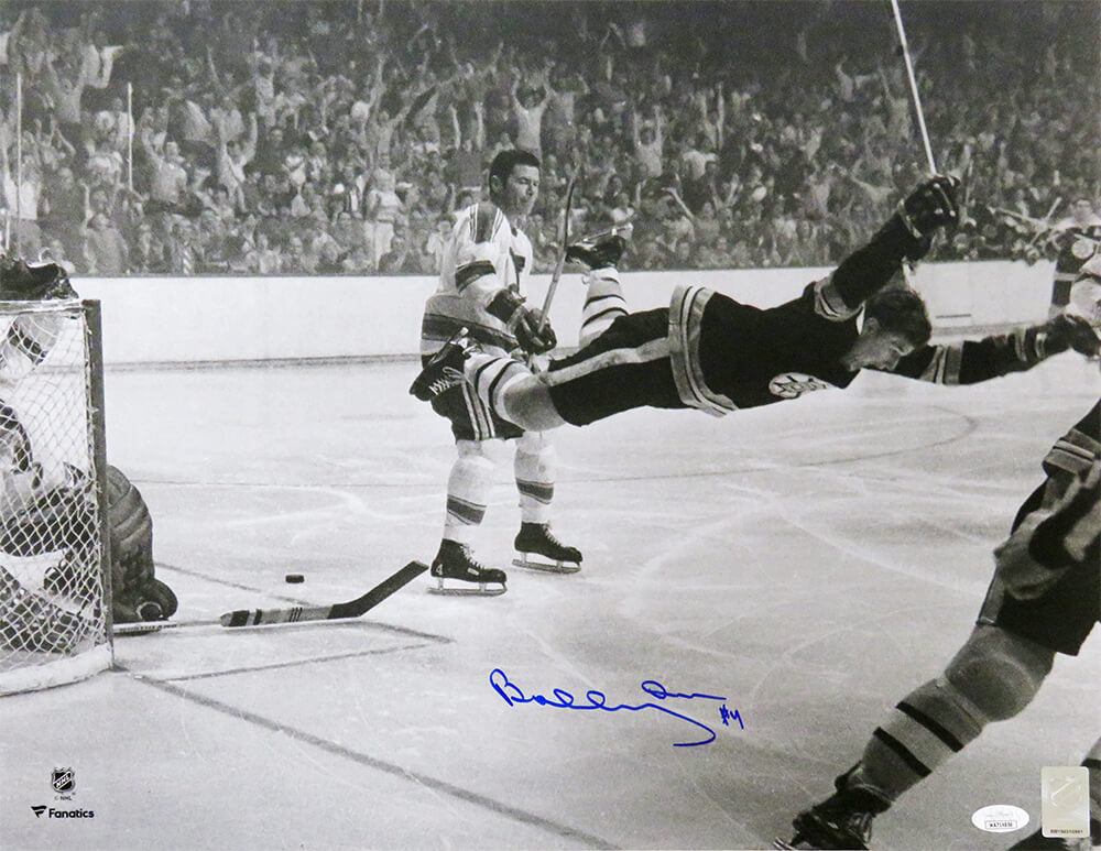 Bobby Orr Signed Boston Bruins Flying Goal B&W 16x20 Photo - (JSA)