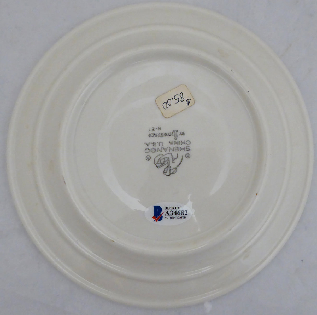 Mickey Mantle Autographed Mickey Mantle's Country Cooking' Restaurant Plate New York Yankees Beckett BAS #A34682