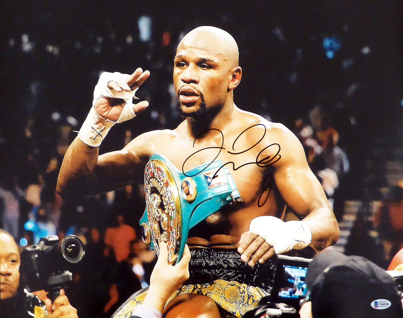 Floyd Mayweather Jr. Autographed 16x20 Photo Beckett BAS #V06968