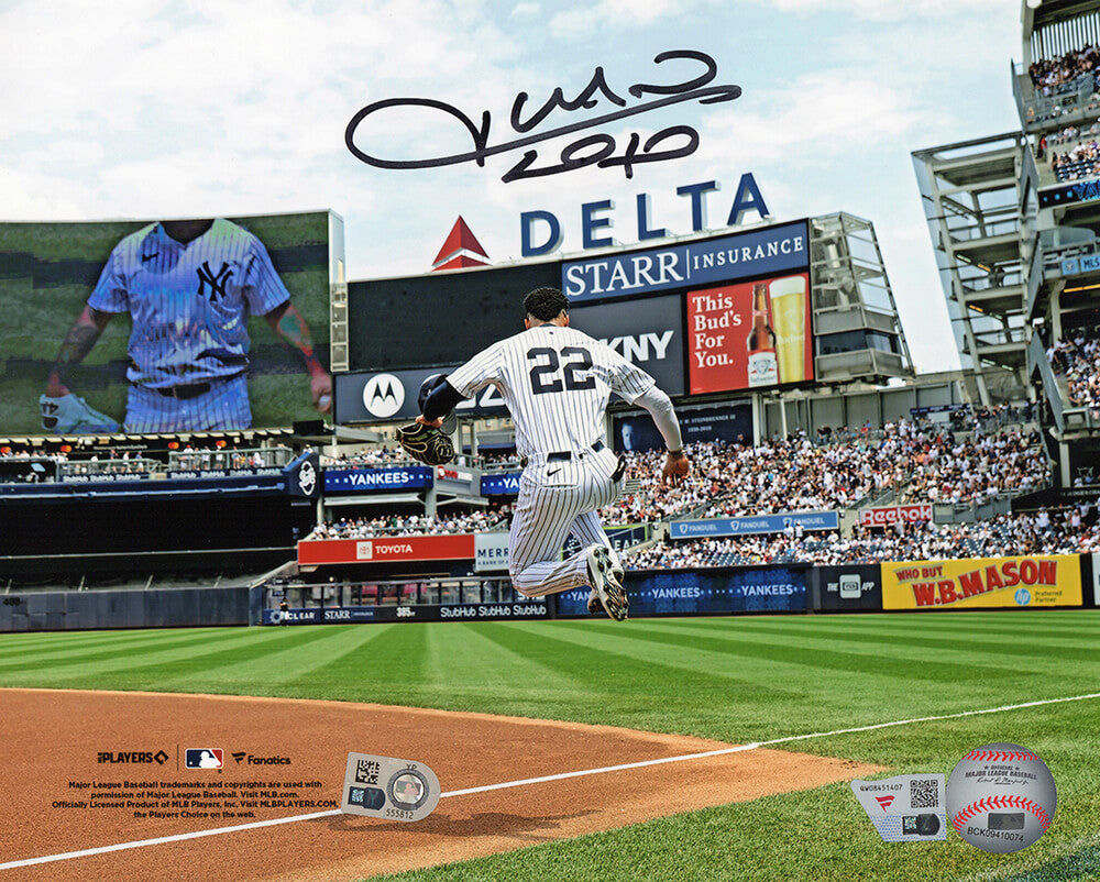 Juan Soto Signed New York Yankees Jump Onto Field 8x10 Photo - (Fanatics/MLB Holo)