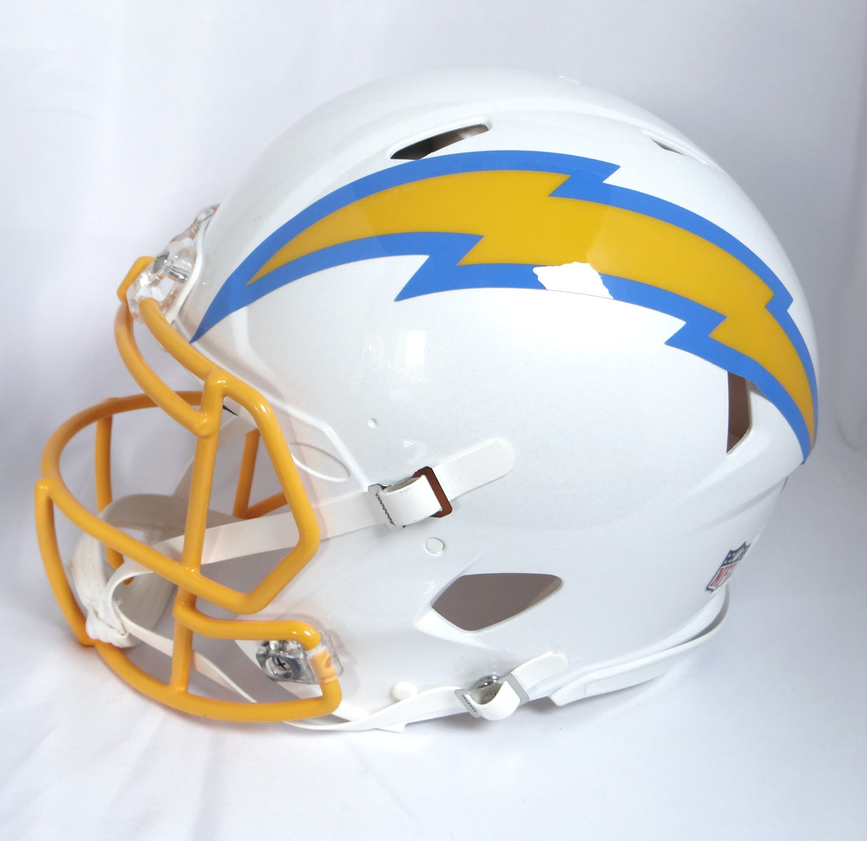 Justin Herbert Signed Chargers F/S Speed Authentic Helmet Beckett W *Black