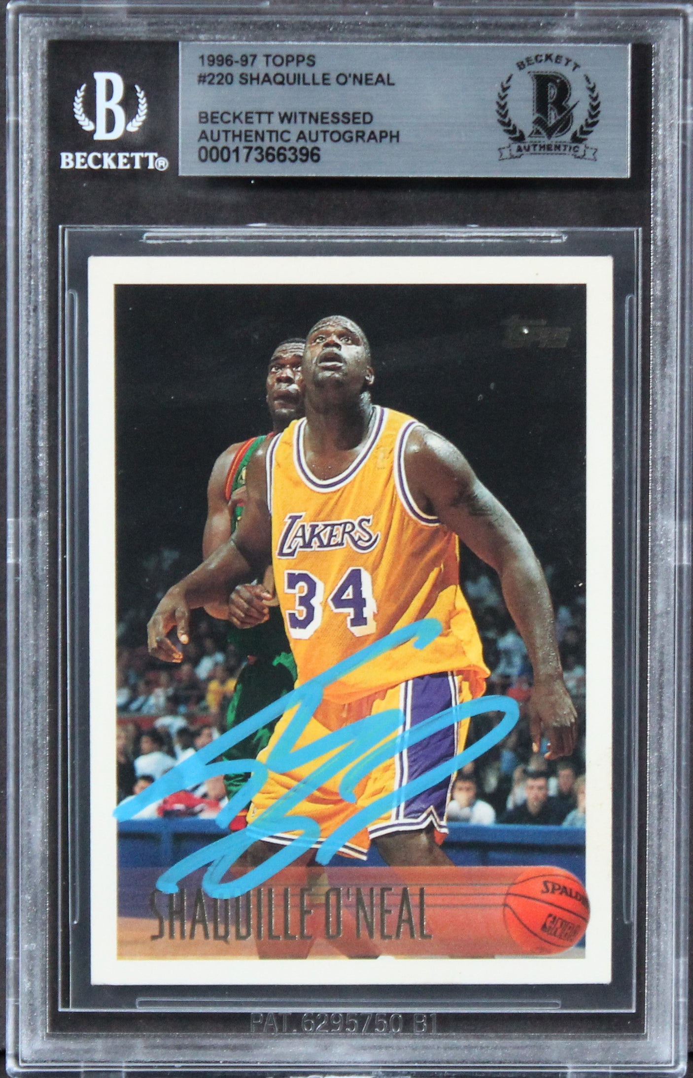 Lakers Shaquille O'Neal Authentic Signed 1996 Topps #220 Card BAS Slabbed