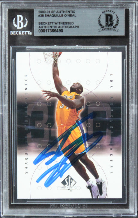 Lakers Shaquille O'Neal Signed 2000 SP Authentic #38 Card BAS Slabbed