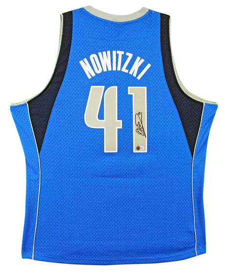 Mavericks Dirk Nowitzki Signed Blue M&N 2010-11 HWC Swingman Jersey BAS